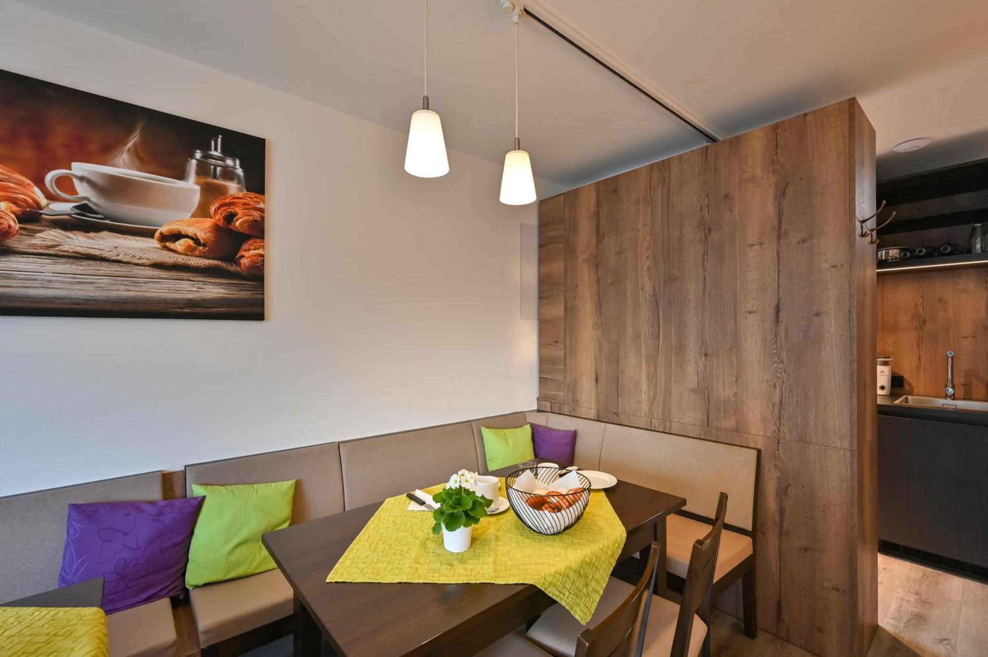 Hotel Gaestehaus Stock Kaffeesaeckle Friedrichshafen